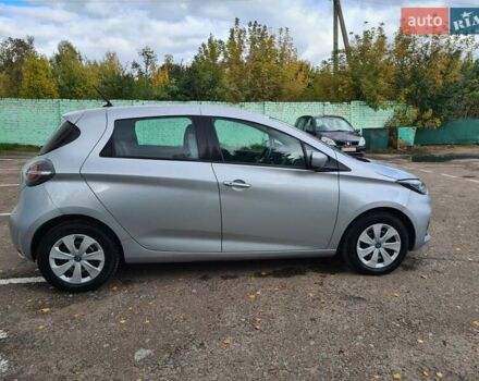 Серый Рено Зое, объемом двигателя 0 л и пробегом 92 тыс. км за 11900 $, фото 4 на Automoto.ua