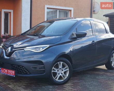 Серый Рено Зое, объемом двигателя 0 л и пробегом 174 тыс. км за 12000 $, фото 1 на Automoto.ua