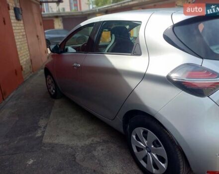 Серый Рено Зое, объемом двигателя 0 л и пробегом 36 тыс. км за 12950 $, фото 4 на Automoto.ua