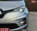 Серый Рено Зое, объемом двигателя 0 л и пробегом 77 тыс. км за 14300 $, фото 7 на Automoto.ua