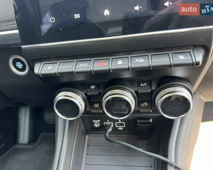 Серый Рено Зое, объемом двигателя 0 л и пробегом 129 тыс. км за 13700 $, фото 16 на Automoto.ua