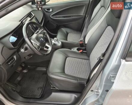 Серый Рено Зое, объемом двигателя 0 л и пробегом 93 тыс. км за 11950 $, фото 15 на Automoto.ua