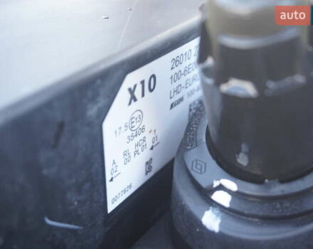 Серый Рено Зое, объемом двигателя 0 л и пробегом 174 тыс. км за 12000 $, фото 60 на Automoto.ua