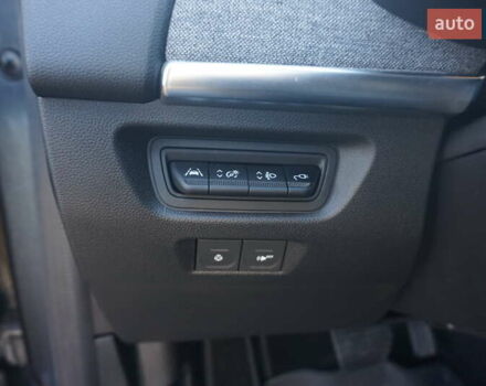 Серый Рено Зое, объемом двигателя 0 л и пробегом 174 тыс. км за 12000 $, фото 27 на Automoto.ua