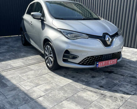 Серый Рено Зое, объемом двигателя 0 л и пробегом 114 тыс. км за 13000 $, фото 1 на Automoto.ua