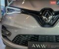 Серый Рено Зое, объемом двигателя 0 л и пробегом 124 тыс. км за 11200 $, фото 2 на Automoto.ua