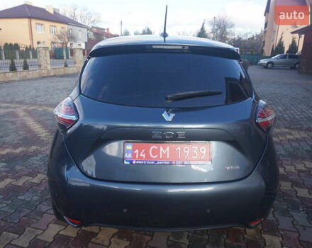 Серый Рено Зое, объемом двигателя 0 л и пробегом 174 тыс. км за 12000 $, фото 17 на Automoto.ua