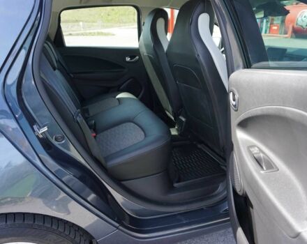 Серый Рено Зое, объемом двигателя 0 л и пробегом 65 тыс. км за 10800 $, фото 11 на Automoto.ua