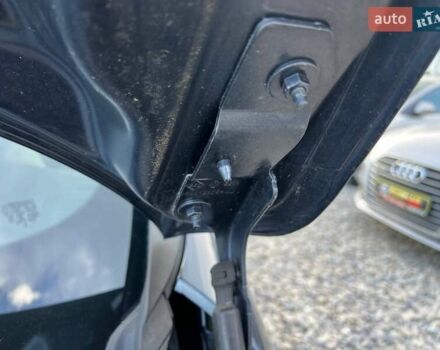 Серый Рено Зое, объемом двигателя 0 л и пробегом 92 тыс. км за 13999 $, фото 37 на Automoto.ua