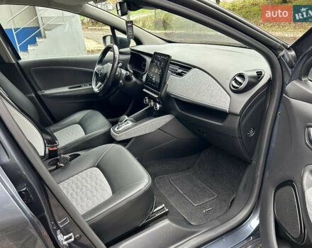 Серый Рено Зое, объемом двигателя 0 л и пробегом 16 тыс. км за 14800 $, фото 24 на Automoto.ua