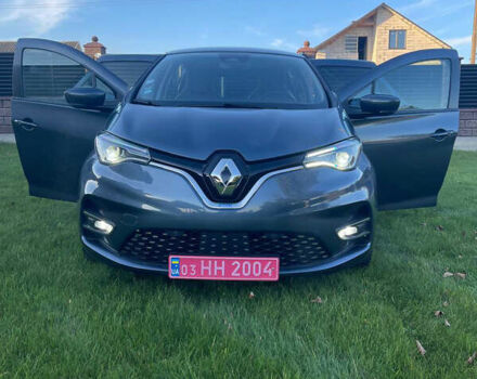 Серый Рено Зое, объемом двигателя 0 л и пробегом 68 тыс. км за 12500 $, фото 3 на Automoto.ua