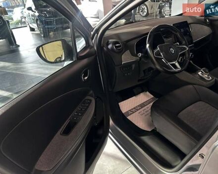 Серый Рено Зое, объемом двигателя 0 л и пробегом 124 тыс. км за 11200 $, фото 15 на Automoto.ua