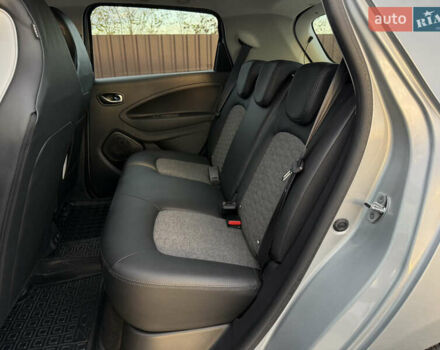 Сірий Рено Зое, об'ємом двигуна 0 л та пробігом 77 тис. км за 13350 $, фото 23 на Automoto.ua