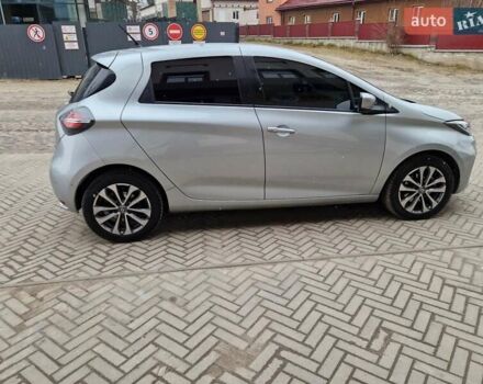 Серый Рено Зое, объемом двигателя 0 л и пробегом 32 тыс. км за 14500 $, фото 3 на Automoto.ua