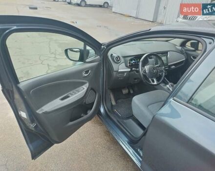 Серый Рено Зое, объемом двигателя 0 л и пробегом 68 тыс. км за 13700 $, фото 10 на Automoto.ua