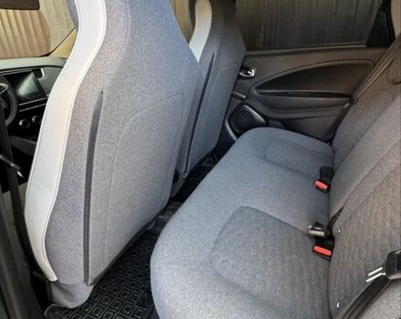 Серый Рено Зое, объемом двигателя 0 л и пробегом 46 тыс. км за 13200 $, фото 6 на Automoto.ua