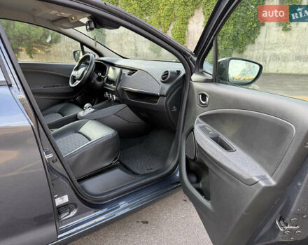 Серый Рено Зое, объемом двигателя 0 л и пробегом 24 тыс. км за 14850 $, фото 20 на Automoto.ua