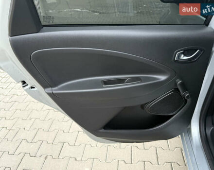 Сірий Рено Зое, об'ємом двигуна 0 л та пробігом 85 тис. км за 12600 $, фото 17 на Automoto.ua