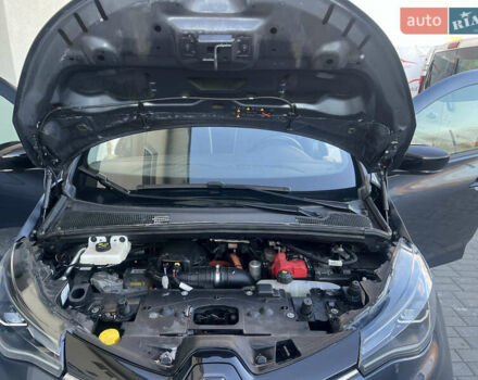 Серый Рено Зое, объемом двигателя 0 л и пробегом 115 тыс. км за 12650 $, фото 42 на Automoto.ua