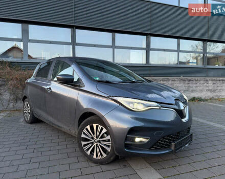 Серый Рено Зое, объемом двигателя 0 л и пробегом 40 тыс. км за 12200 $, фото 5 на Automoto.ua