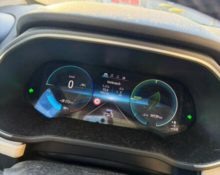 Серый Рено Зое, объемом двигателя 0 л и пробегом 40 тыс. км за 12200 $, фото 19 на Automoto.ua