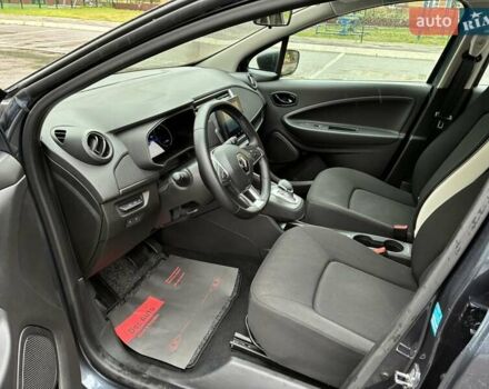 Серый Рено Зое, объемом двигателя 0 л и пробегом 33 тыс. км за 12900 $, фото 65 на Automoto.ua