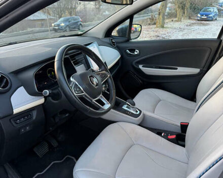 Серый Рено Зое, объемом двигателя 0 л и пробегом 40 тыс. км за 12200 $, фото 12 на Automoto.ua