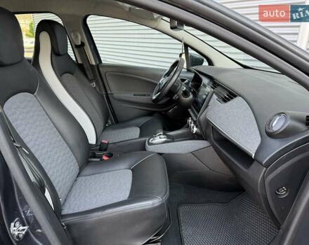 Серый Рено Зое, объемом двигателя 0 л и пробегом 24 тыс. км за 14950 $, фото 28 на Automoto.ua