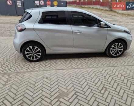 Серый Рено Зое, объемом двигателя 0 л и пробегом 32 тыс. км за 14500 $, фото 4 на Automoto.ua