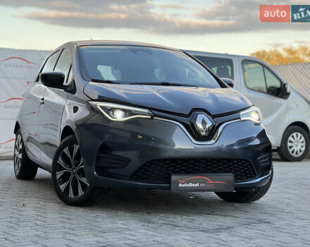 Серый Рено Зое, объемом двигателя 0 л и пробегом 115 тыс. км за 12650 $, фото 3 на Automoto.ua