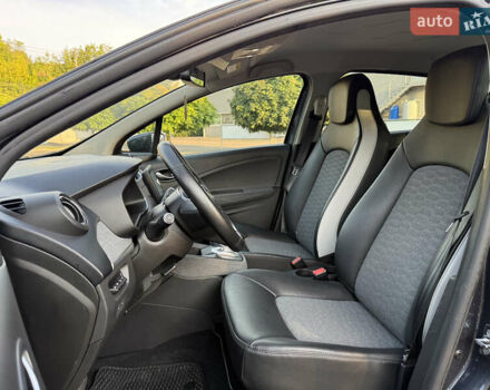 Серый Рено Зое, объемом двигателя 0 л и пробегом 24 тыс. км за 14850 $, фото 46 на Automoto.ua