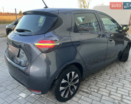 Серый Рено Зое, объемом двигателя 0 л и пробегом 115 тыс. км за 12650 $, фото 63 на Automoto.ua