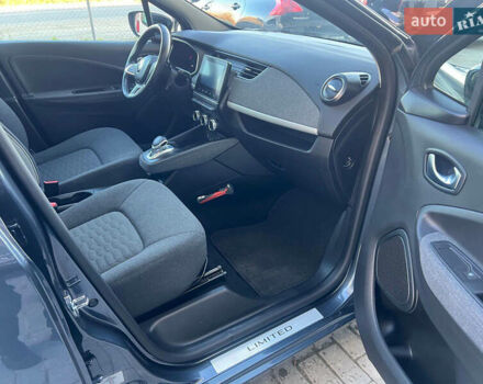 Серый Рено Зое, объемом двигателя 0 л и пробегом 115 тыс. км за 12550 $, фото 8 на Automoto.ua