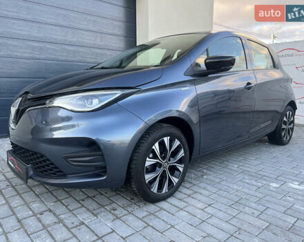 Серый Рено Зое, объемом двигателя 0 л и пробегом 115 тыс. км за 12650 $, фото 72 на Automoto.ua