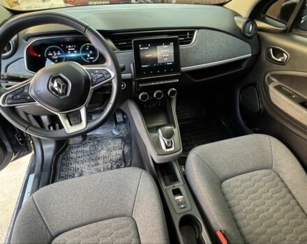 Серый Рено Зое, объемом двигателя 0 л и пробегом 46 тыс. км за 13200 $, фото 5 на Automoto.ua