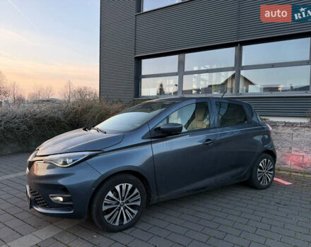 Серый Рено Зое, объемом двигателя 0 л и пробегом 40 тыс. км за 12200 $, фото 3 на Automoto.ua