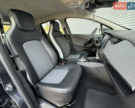 Серый Рено Зое, объемом двигателя 0 л и пробегом 24 тыс. км за 14950 $, фото 32 на Automoto.ua