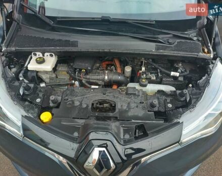 Серый Рено Зое, объемом двигателя 0 л и пробегом 68 тыс. км за 13700 $, фото 23 на Automoto.ua