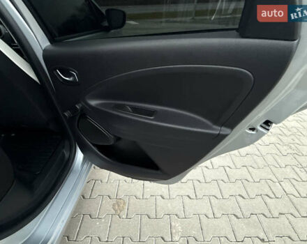 Сірий Рено Зое, об'ємом двигуна 0 л та пробігом 85 тис. км за 12600 $, фото 22 на Automoto.ua