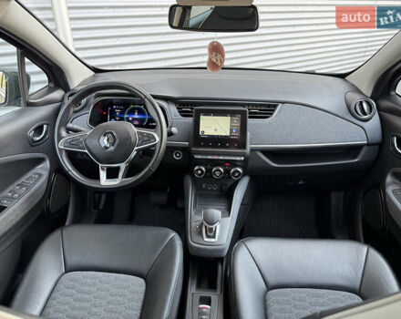 Серый Рено Зое, объемом двигателя 0 л и пробегом 24 тыс. км за 14950 $, фото 46 на Automoto.ua
