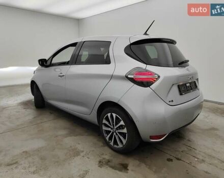 Серый Рено Зое, объемом двигателя 0 л и пробегом 4 тыс. км за 12000 $, фото 3 на Automoto.ua