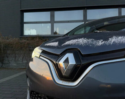 Серый Рено Зое, объемом двигателя 0 л и пробегом 40 тыс. км за 12200 $, фото 1 на Automoto.ua