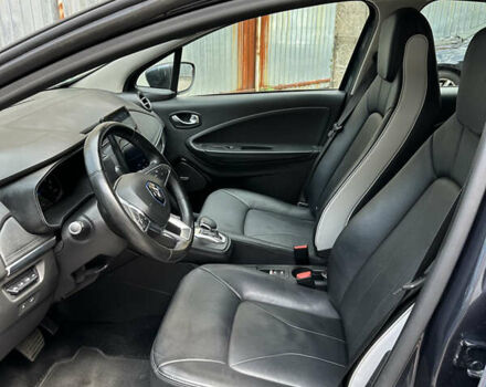 Серый Рено Зое, объемом двигателя 0 л и пробегом 133 тыс. км за 15500 $, фото 15 на Automoto.ua