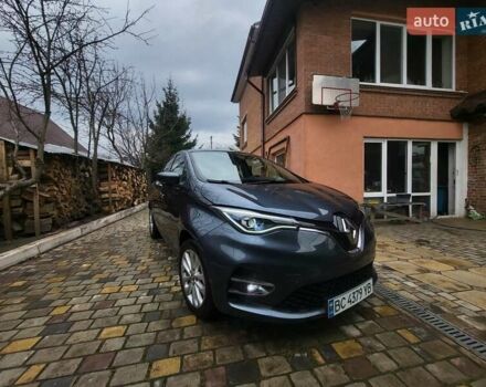 Серый Рено Зое, объемом двигателя 0 л и пробегом 37 тыс. км за 12650 $, фото 2 на Automoto.ua