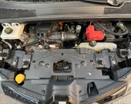 Серый Рено Зое, объемом двигателя 0 л и пробегом 46 тыс. км за 13200 $, фото 1 на Automoto.ua