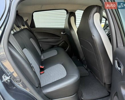 Серый Рено Зое, объемом двигателя 0 л и пробегом 24 тыс. км за 14950 $, фото 41 на Automoto.ua