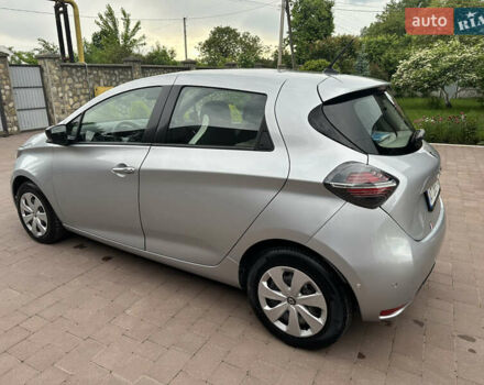 Серый Рено Зое, объемом двигателя 0 л и пробегом 77 тыс. км за 11999 $, фото 8 на Automoto.ua