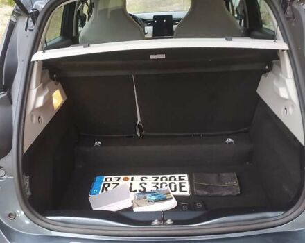 Серый Рено Зое, объемом двигателя 0 л и пробегом 19 тыс. км за 15900 $, фото 21 на Automoto.ua