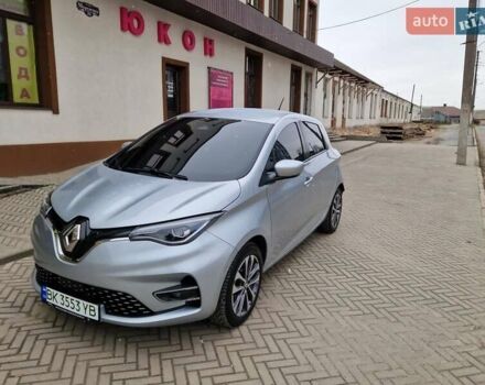 Серый Рено Зое, объемом двигателя 0 л и пробегом 32 тыс. км за 14500 $, фото 5 на Automoto.ua