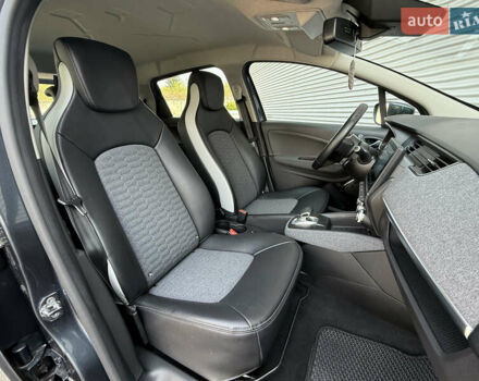 Серый Рено Зое, объемом двигателя 0 л и пробегом 24 тыс. км за 14950 $, фото 34 на Automoto.ua